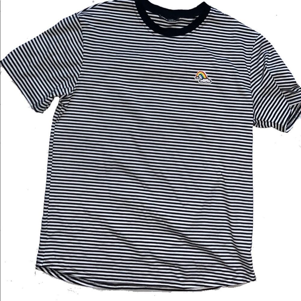 Black and white stripped tee